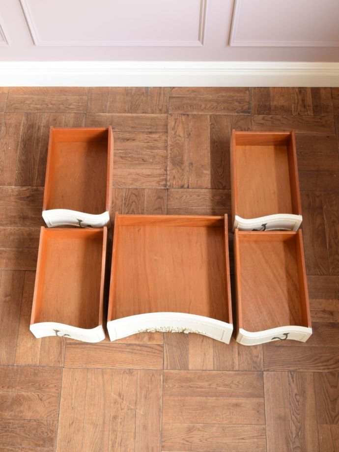 ドレッサーの引き出しの中