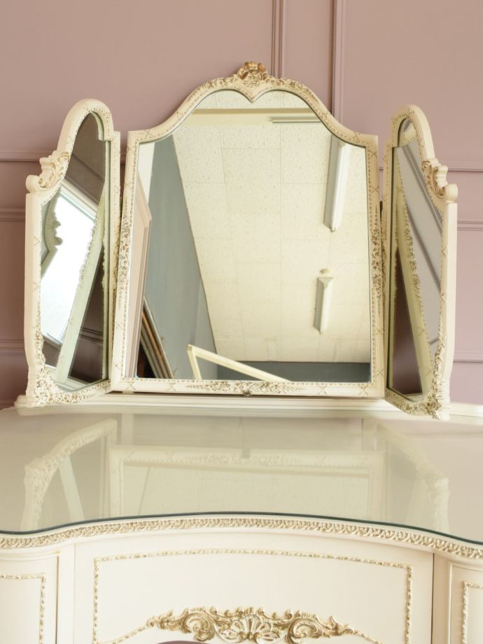 アンティークの三面鏡