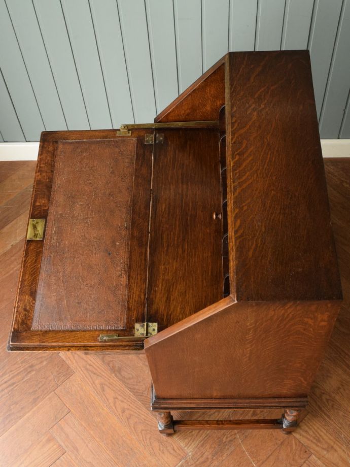 アンティークの書斎デスクの天板