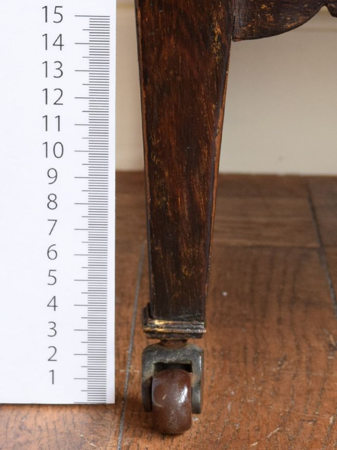 アンティークキャビネットの脚