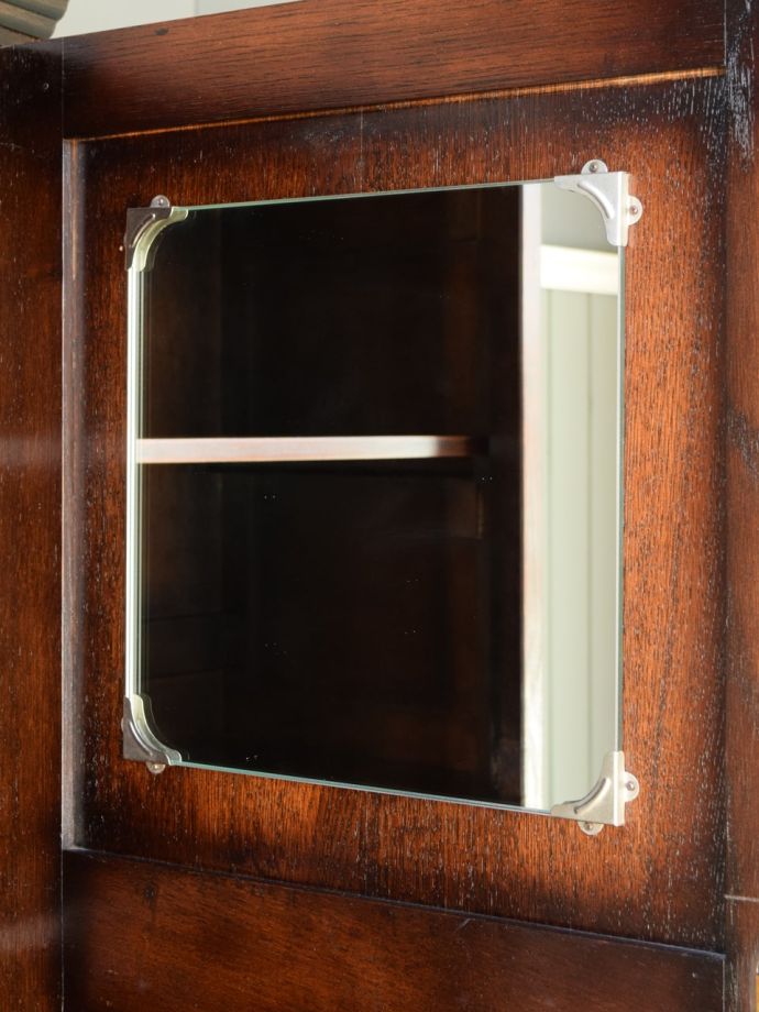 ワードローブの鏡