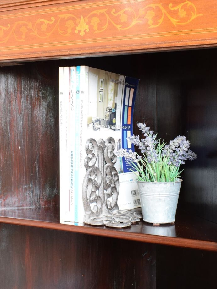 キャビネットの扉を開けると