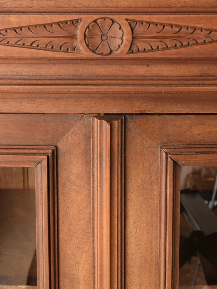 アンティークらしい彫