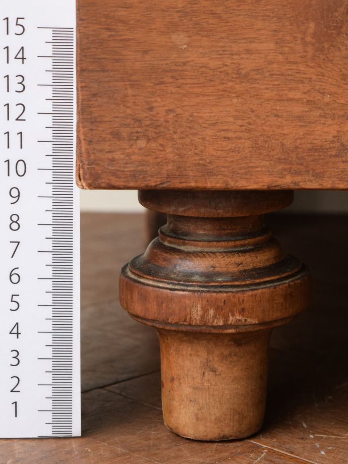 アンティーク家具の脚