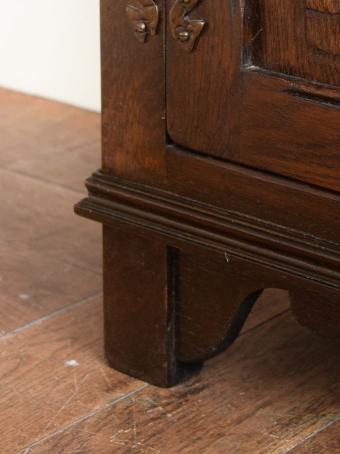 アンティーク家具の脚