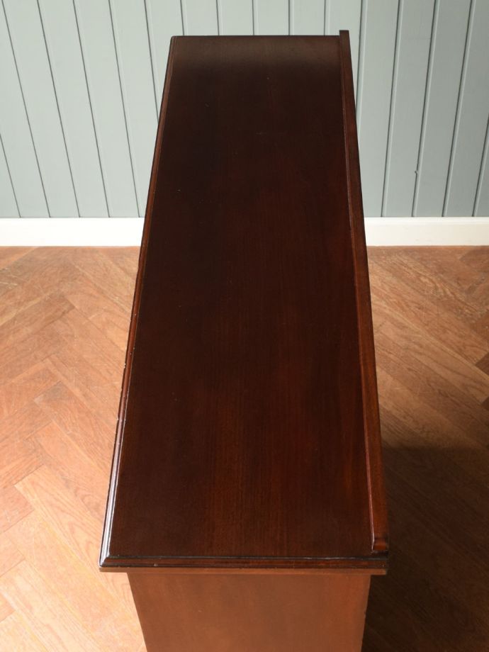 アンティーク本棚の天板