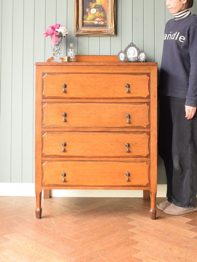 英国アンティークのチェスト