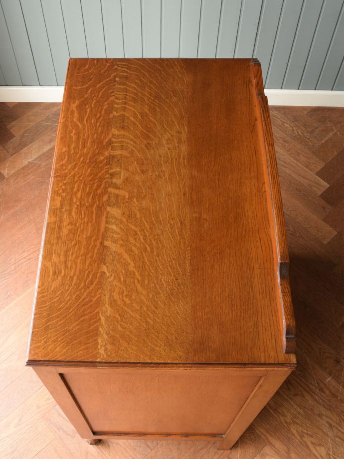 アンティークチェストの天板