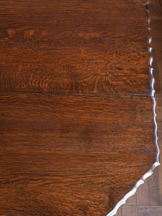 ツイスト足がおしゃれなアンティークの伸長式テーブル、イギリスから