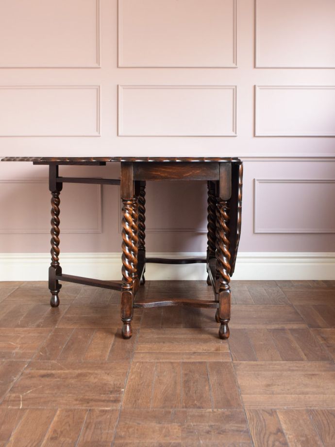 ツイスト足がおしゃれなアンティークの伸長式テーブル、イギリスから