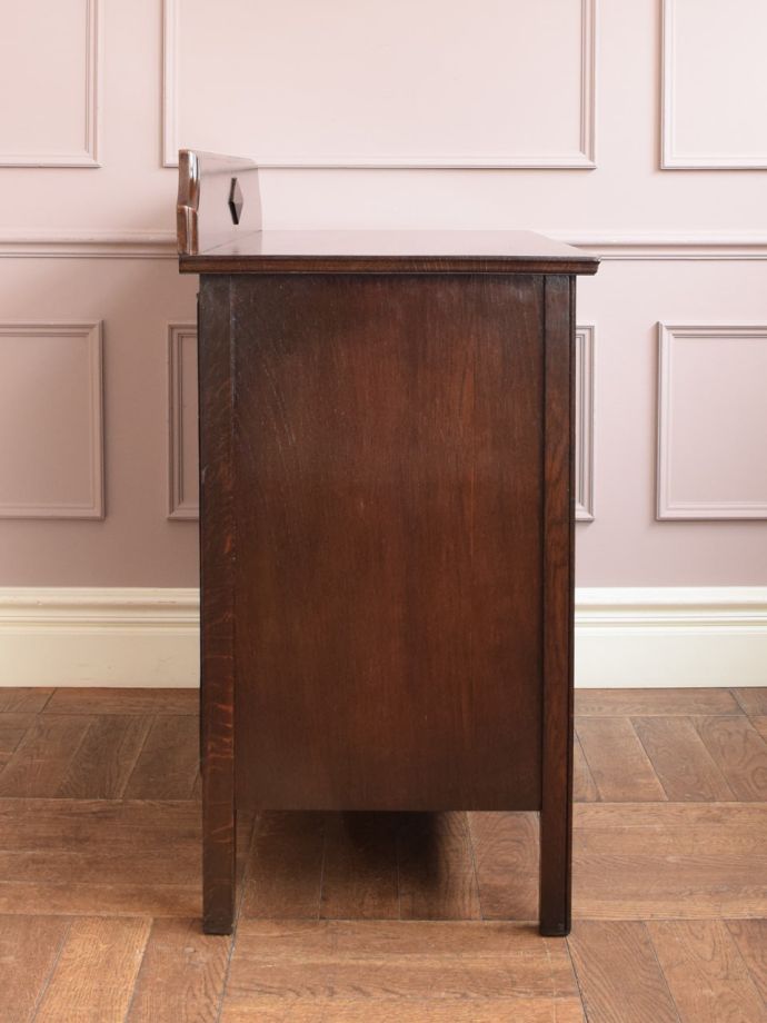 アンティークチェストの側面