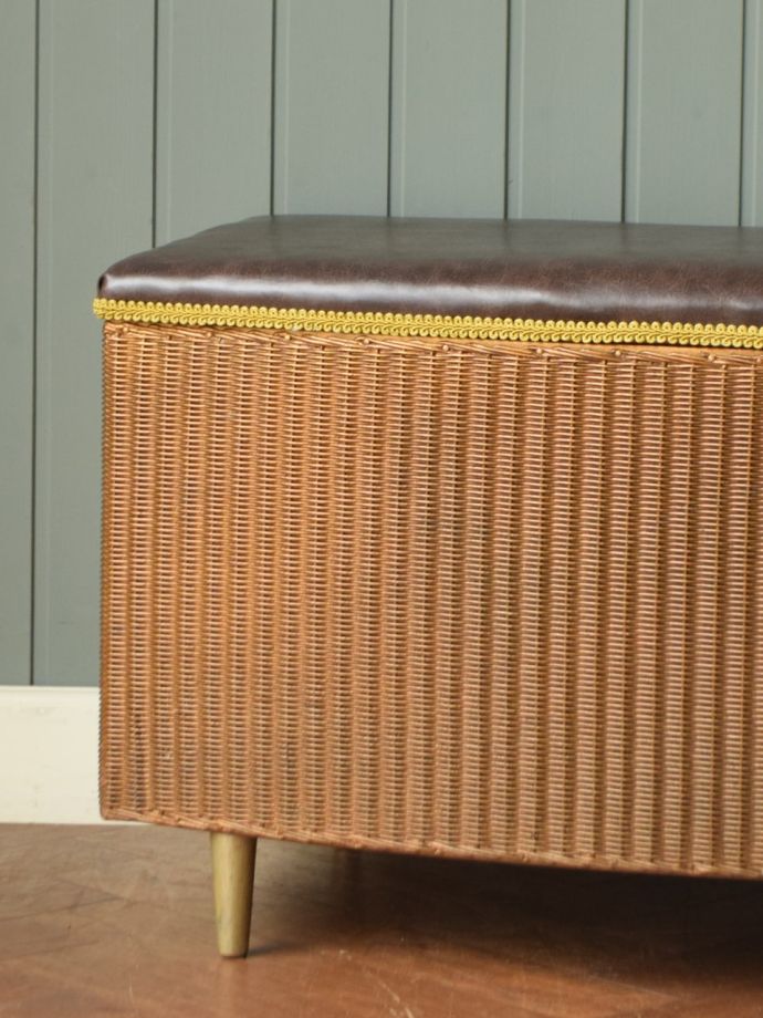 ロイドルームベンチの色