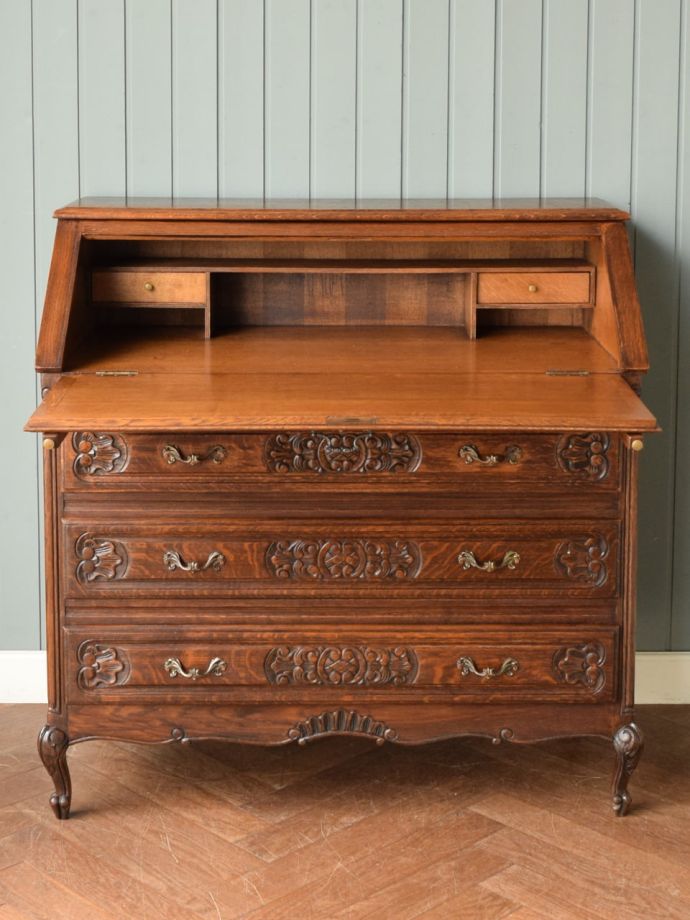 アンティークビューローの扉の中