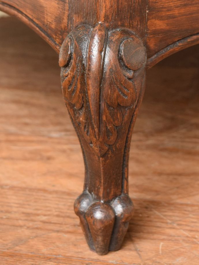 アンティークらしい彫