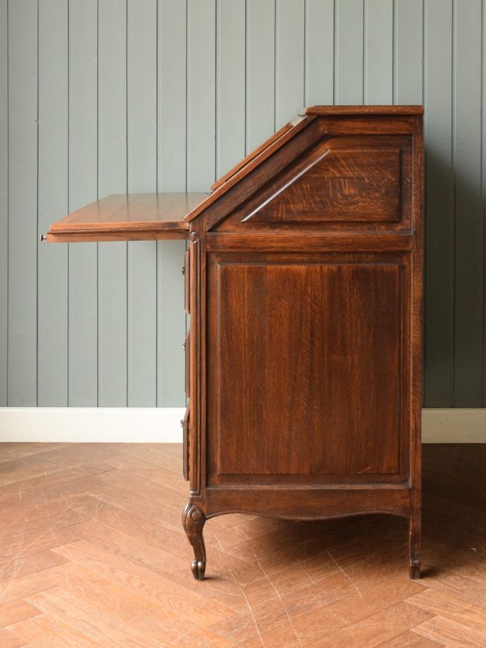 ビューローの側面