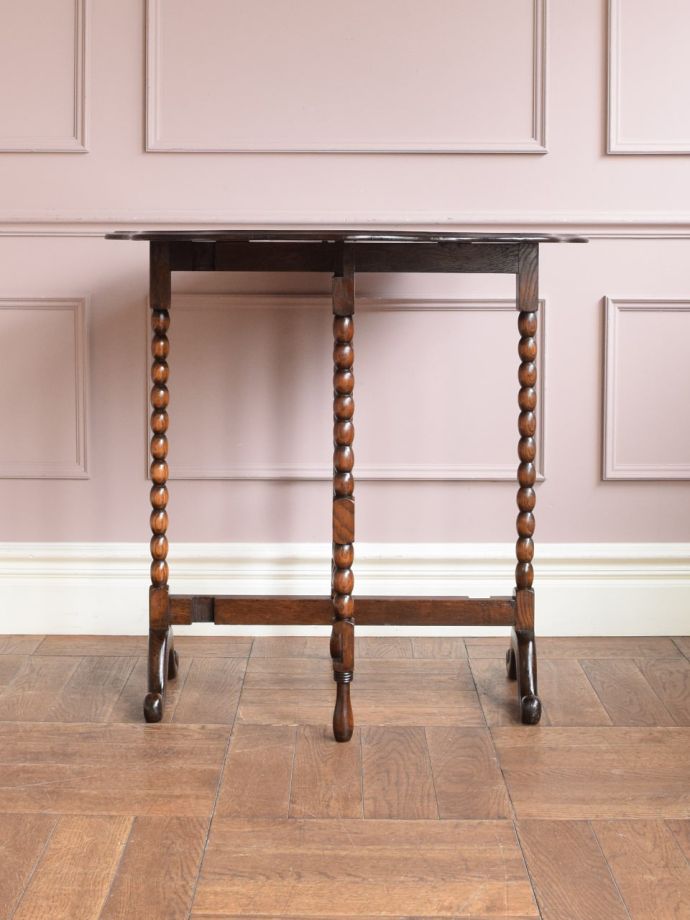 折り畳み式テーブルの側面