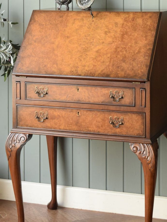 アンティーク家具らしさが漂うビューロー