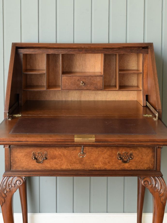 アンティークビューローの扉の中