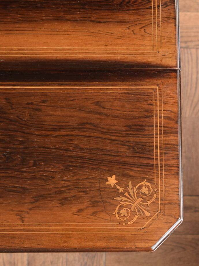 アンティークワゴンの木目