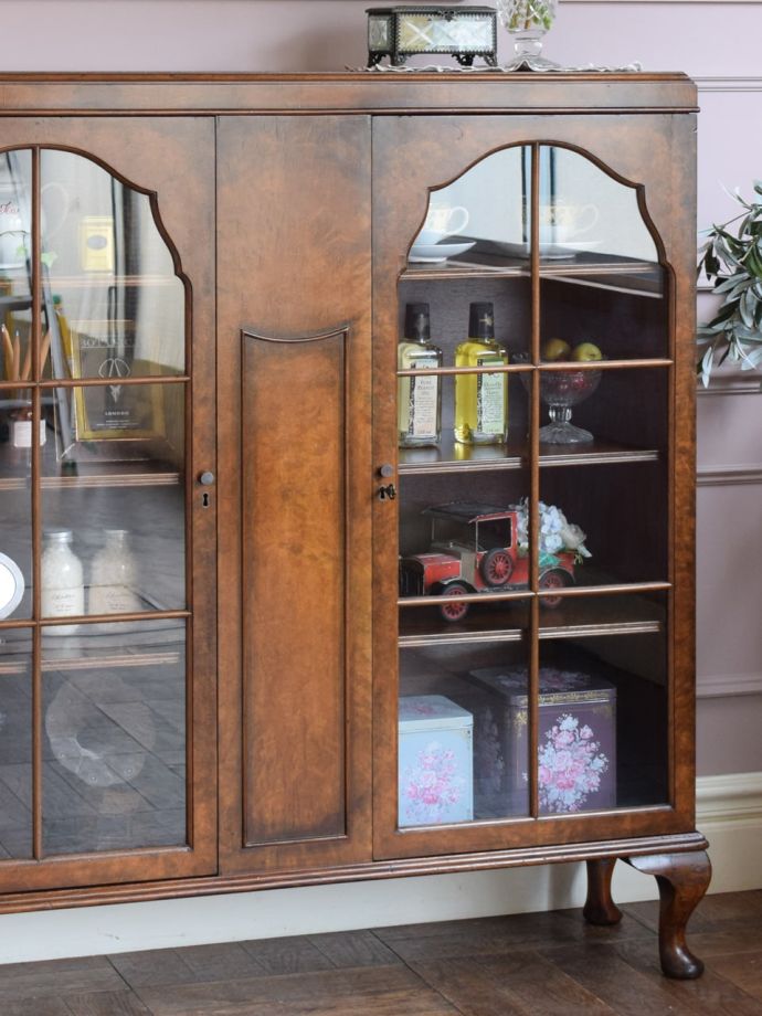 アンティークガラスの扉