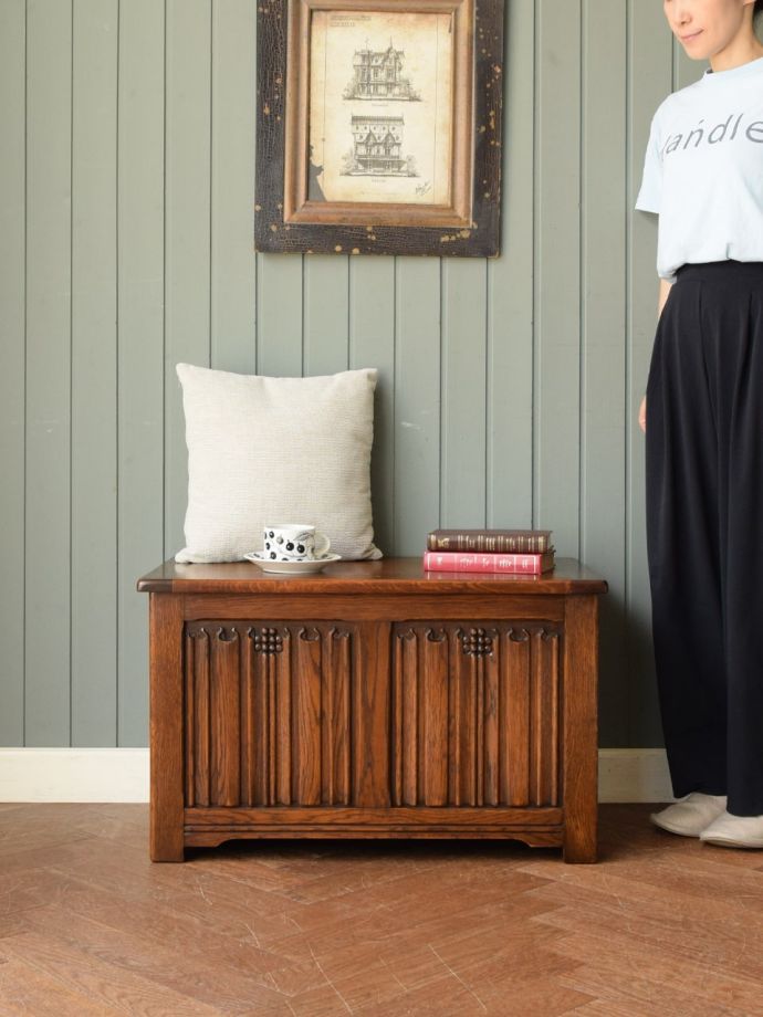 アンティークのブランケットボックス