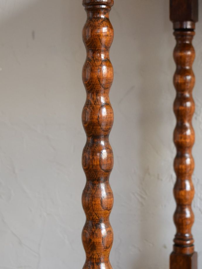 英国アンティーク家具の細工