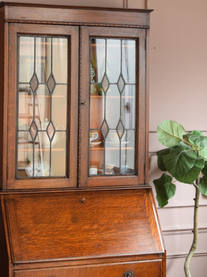 アンティーク家具らしさが漂うビューロー