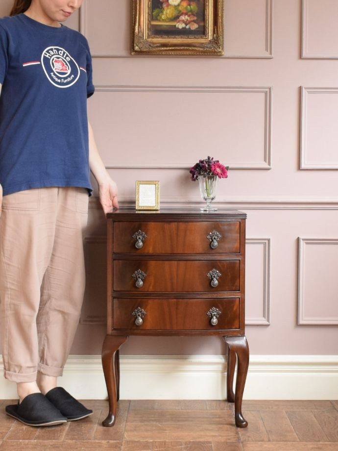 英国アンティークのチェスト