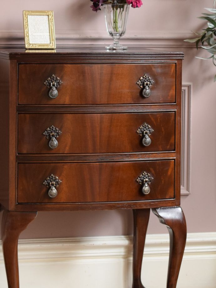 アンティークチェストの美しい木目