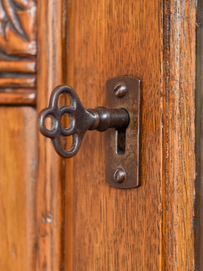 アンティーク家具の鍵