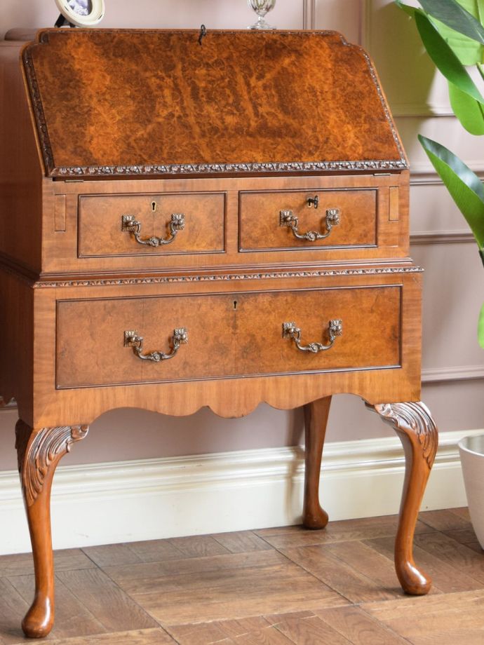 アンティーク家具らしさが漂うビューロー