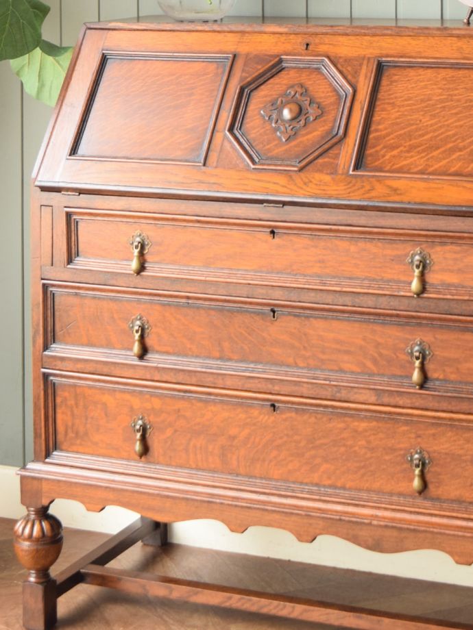 おしゃれなアンティークの家具