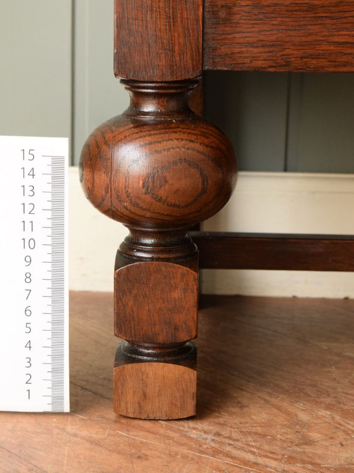 アンティーク家具の脚