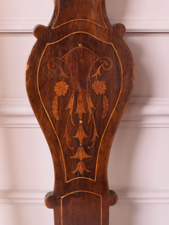 英国アンティークらしい装飾