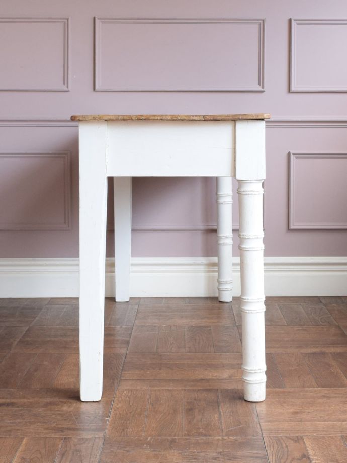 テーブルの側面