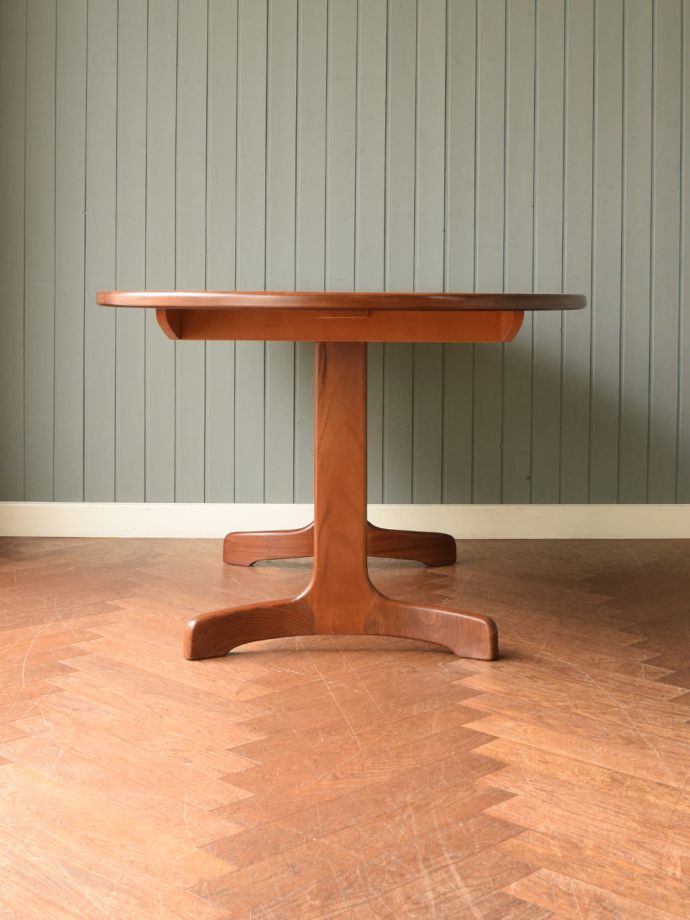 G-PLANのテーブルの側面