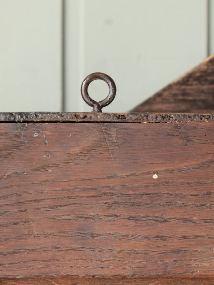 アンティークシェルフの金具