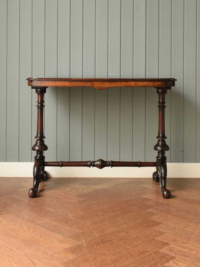 オケージョナルテーブルの側面