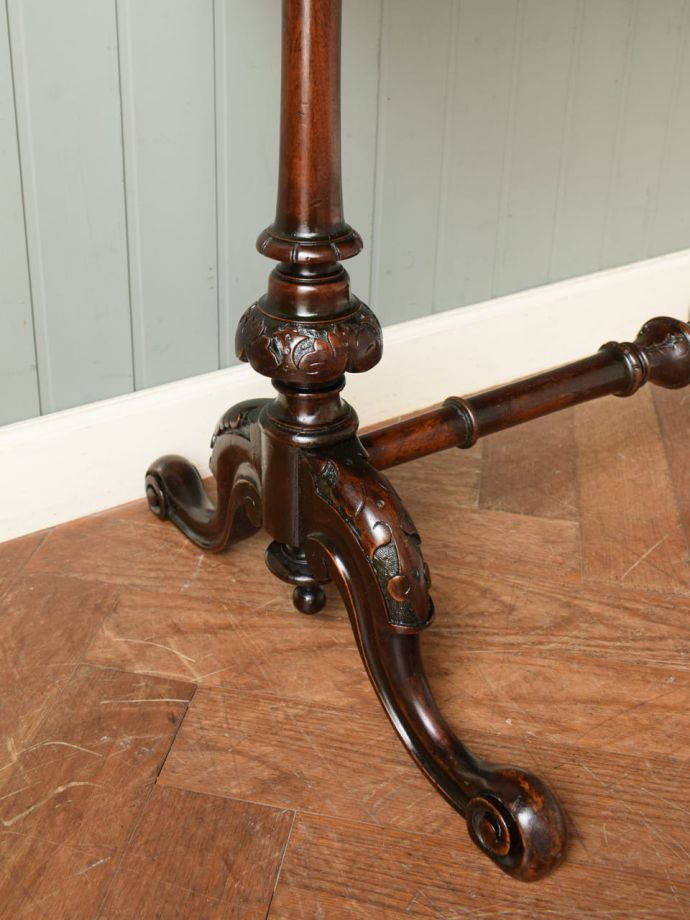 アンティーク家具の脚