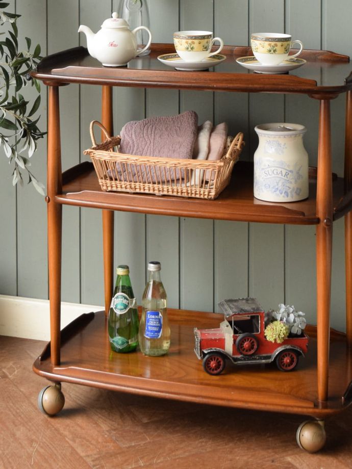 アーコール社のビンテージ家具