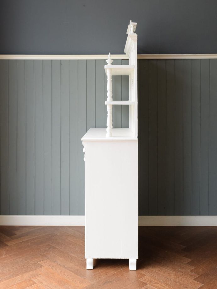 シェルフの横顔