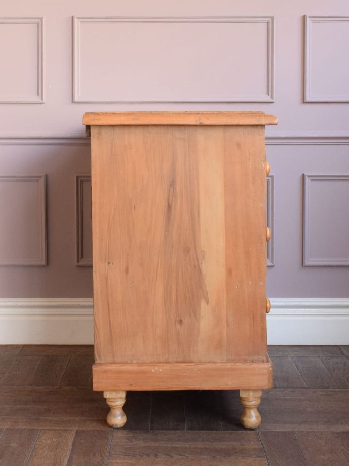 チェストの側面