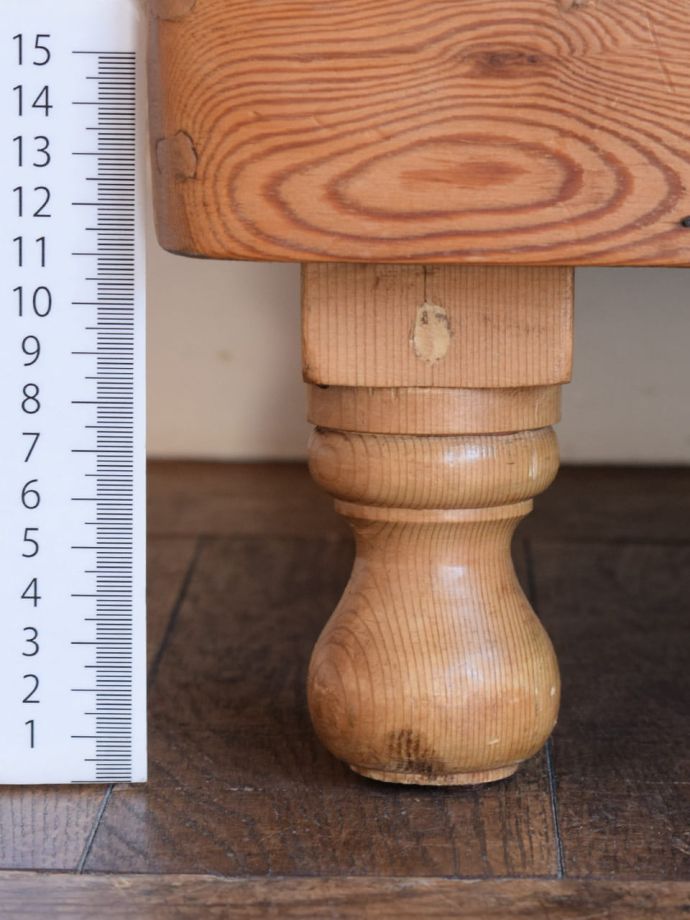 アンティーク家具の脚