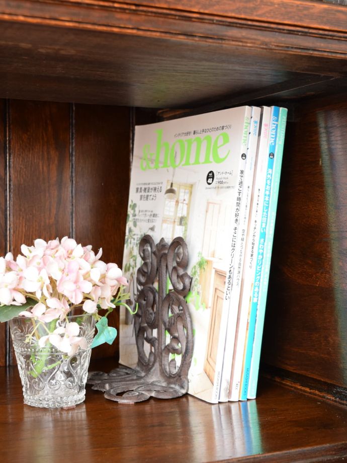 キャビネットの扉を開けると