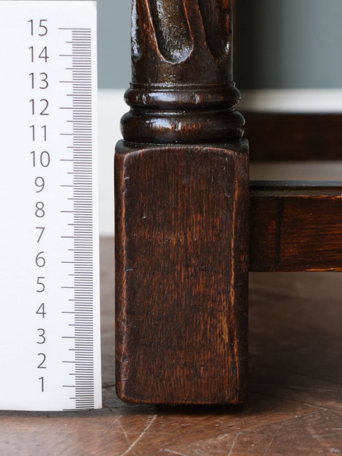 アンティーク家具の脚