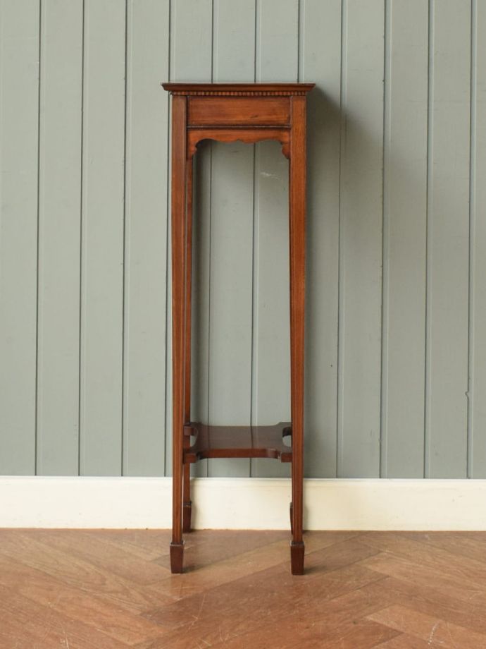 アンティーク家具の側面