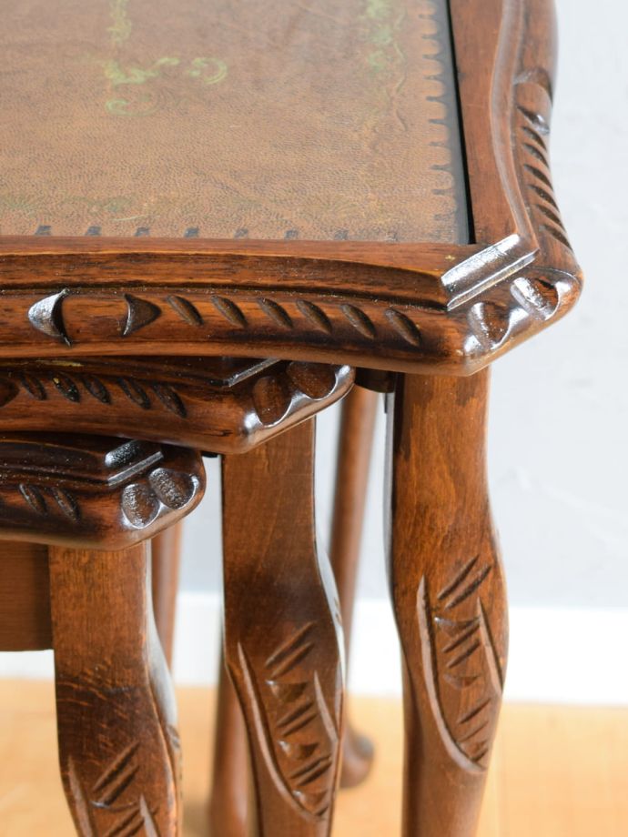 英国アンティークらしい装飾