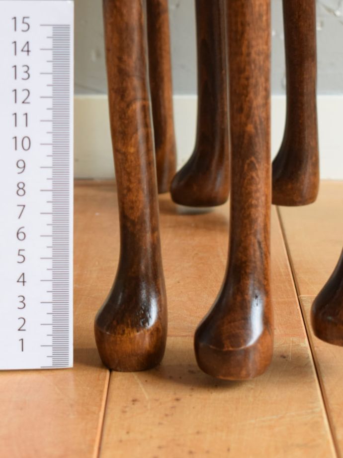 アンティークテーブルの脚