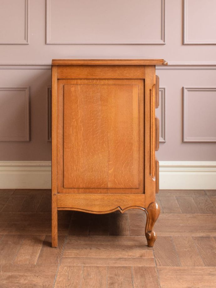 アンティークチェストの側面