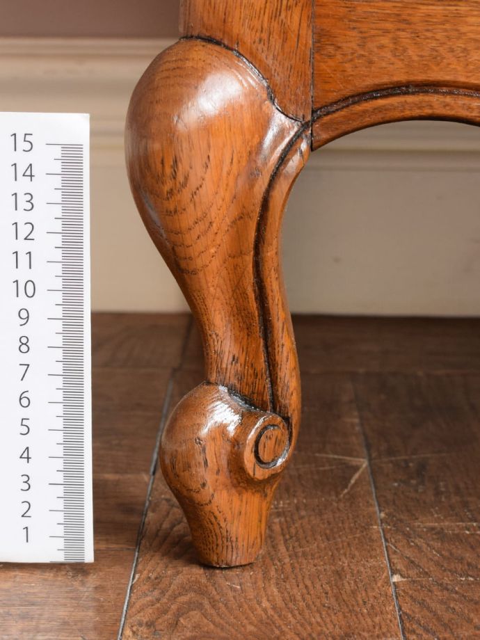 アンティークチェストの脚